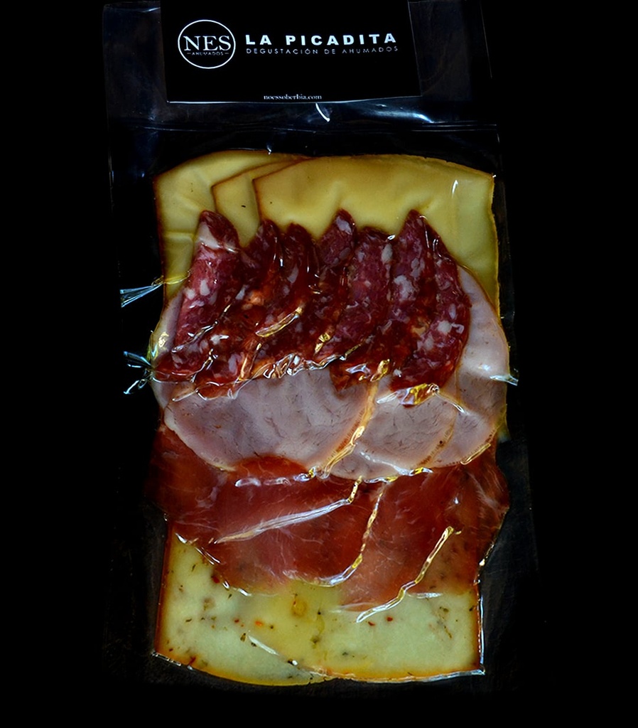 LA PICADITA 3 FIAMBRES-2 QUESOS AHUMADOS A LEÑA NO ES SOBERBIA X 150 GRS